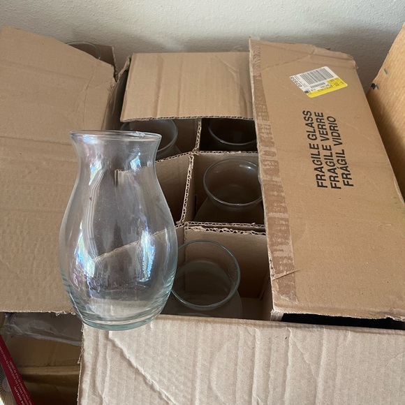 Other - Elegant Clear Glass Vase